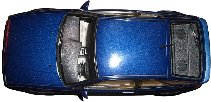 (c) Revell Neuauflage 1:18 Neuauflage VW Corradomodell nach den Originalcorrados von zwei Corradofreunden